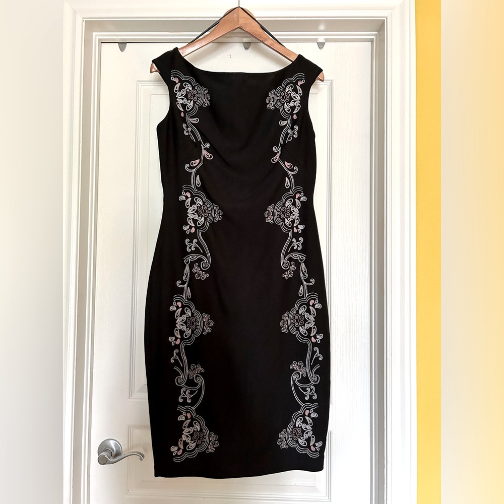 Jax size 12 Knee length embroidered dress